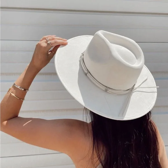 Ivory hat - Picture 3 of 5